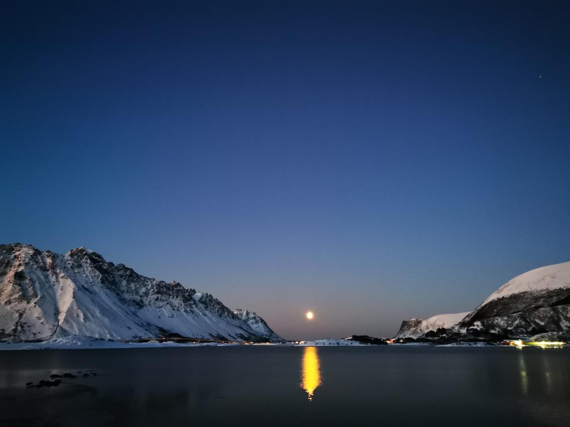 Rystad Midnight Sun And Nature Apartment Bagian luar foto
